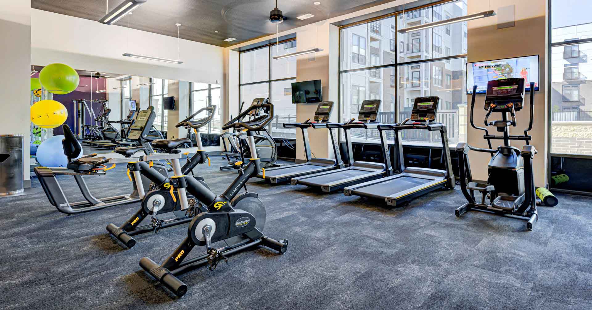 Continuum&#32;Fitness&#32;Center